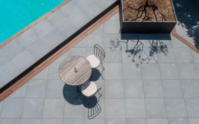 Plage de piscine : quel revêtement choisir pour allier sécurité et esthétique ?