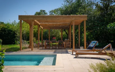 Pergola en bois : quel modèle choisir pour embellir votre extérieur ?